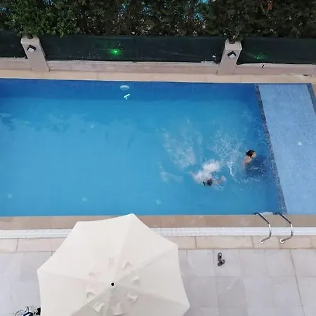 Kalabalik Aileler Icin Ideal Villa Belek
